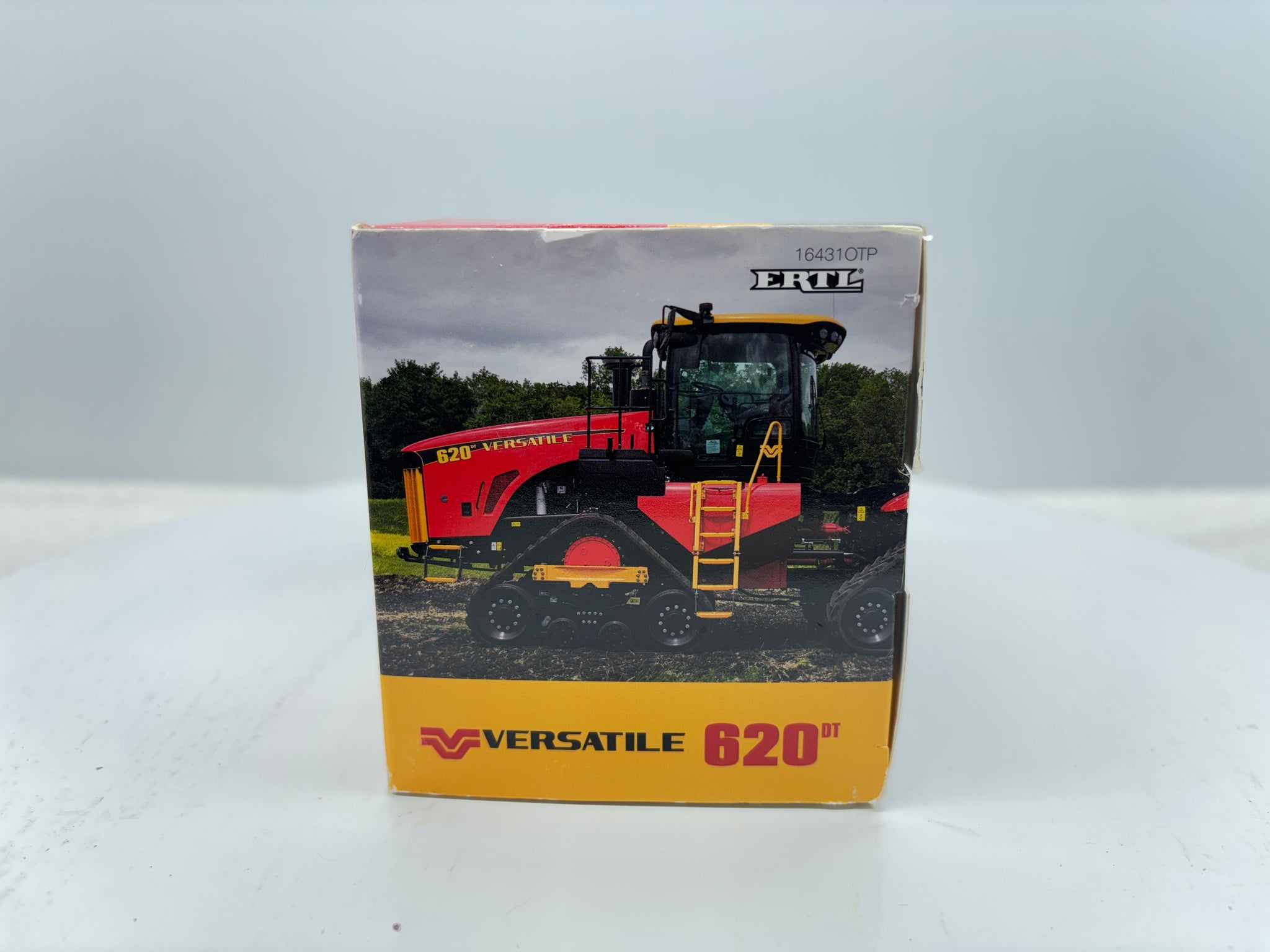 1/64 Versatile 620 DeltaTrak
