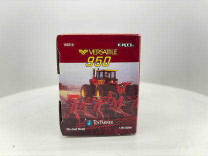 1/64 Versatile 950 Toy Farmer