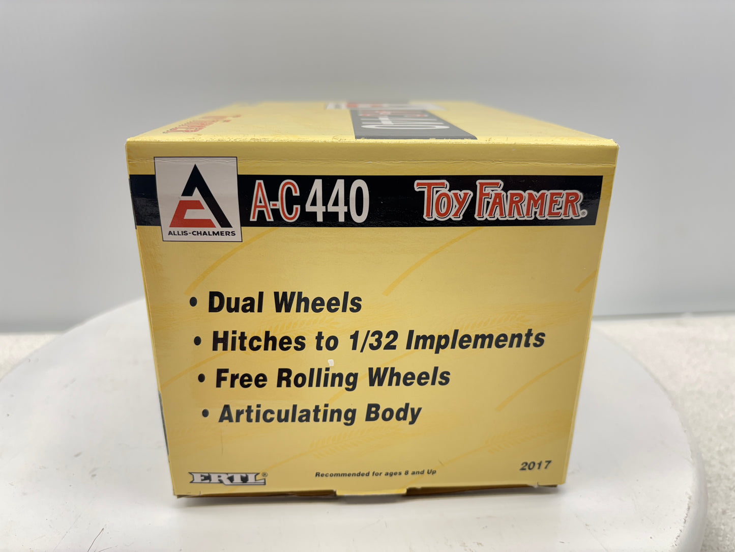 1/32 Allis-Chalmers 440 Toy Farmer Duals