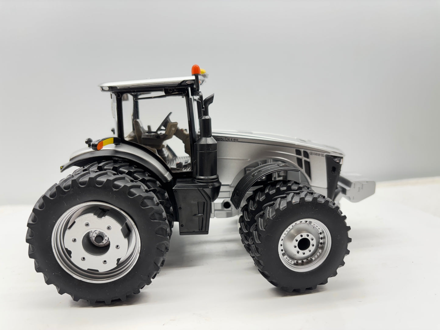 1/32 John Deere 8400R 100 Year Silver