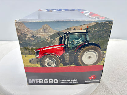 1/32 Massey Ferguson 8680