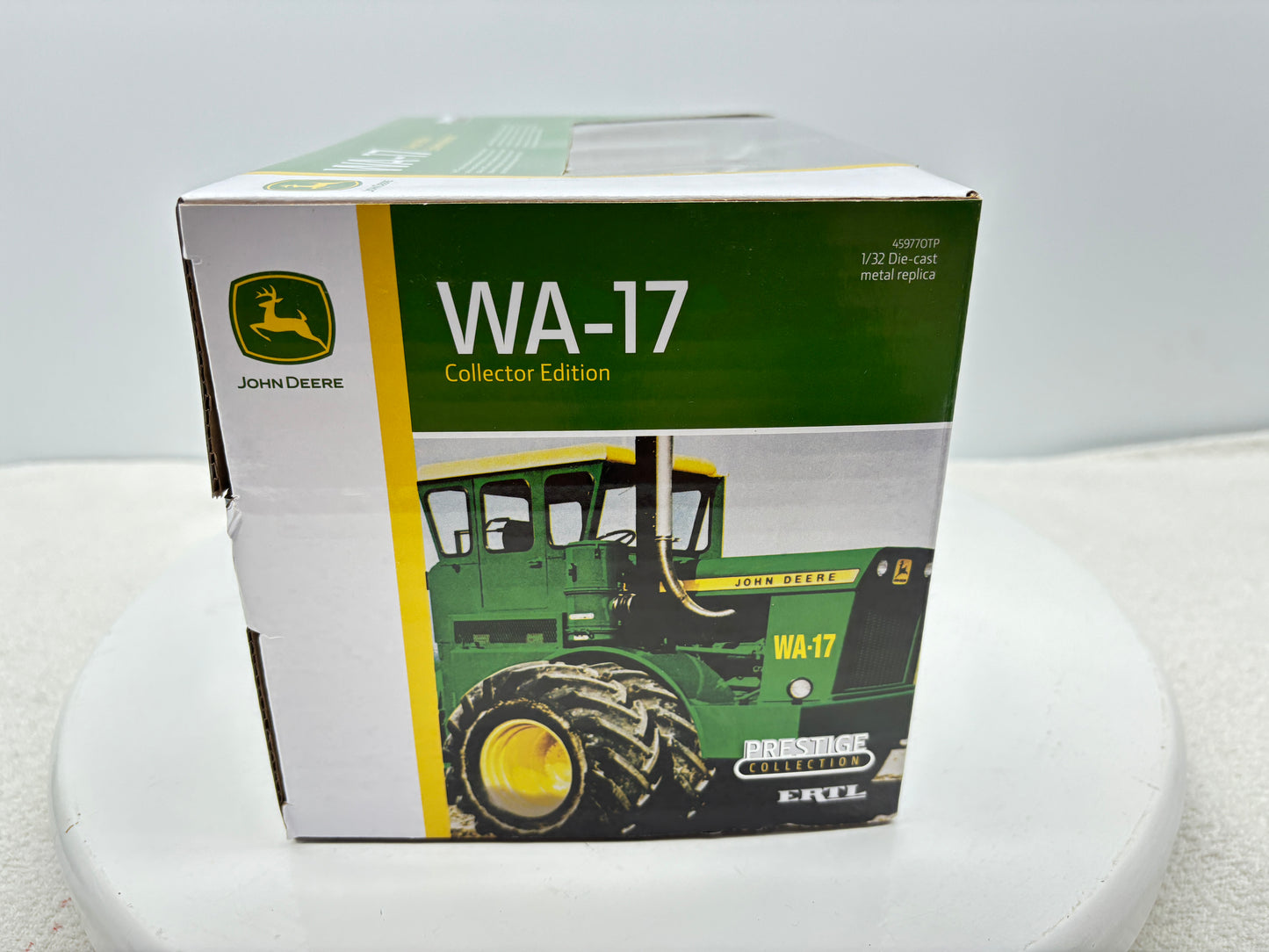 1/32 John Deere WA-17 Prestige