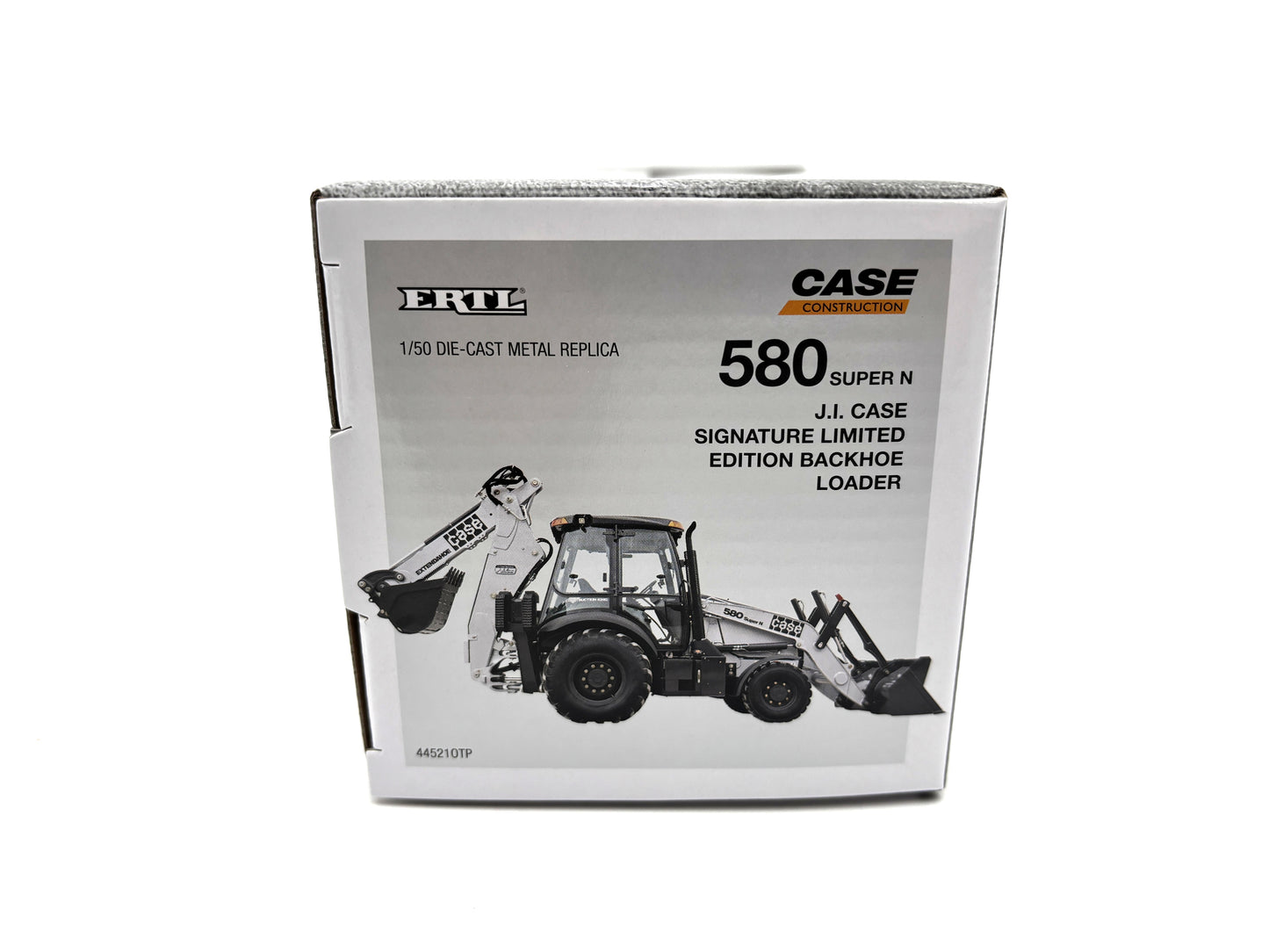 1/50 Case 580 Super N Signature Series