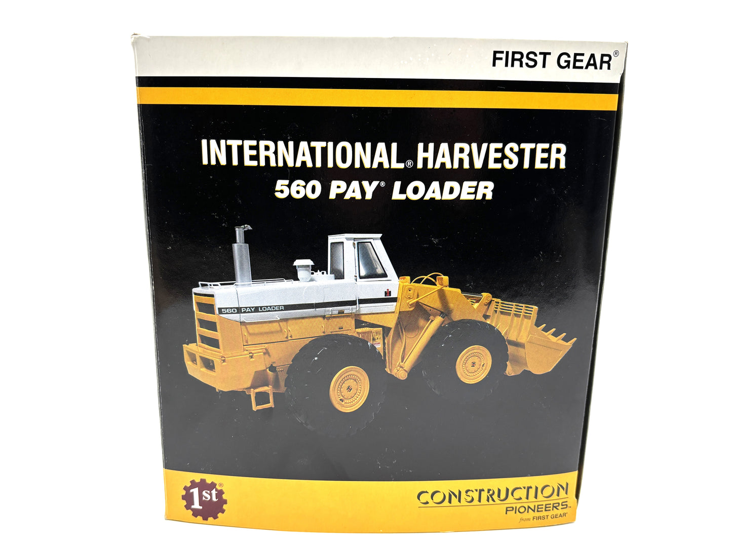 1/25  International 560 Pay Loader YELLOW