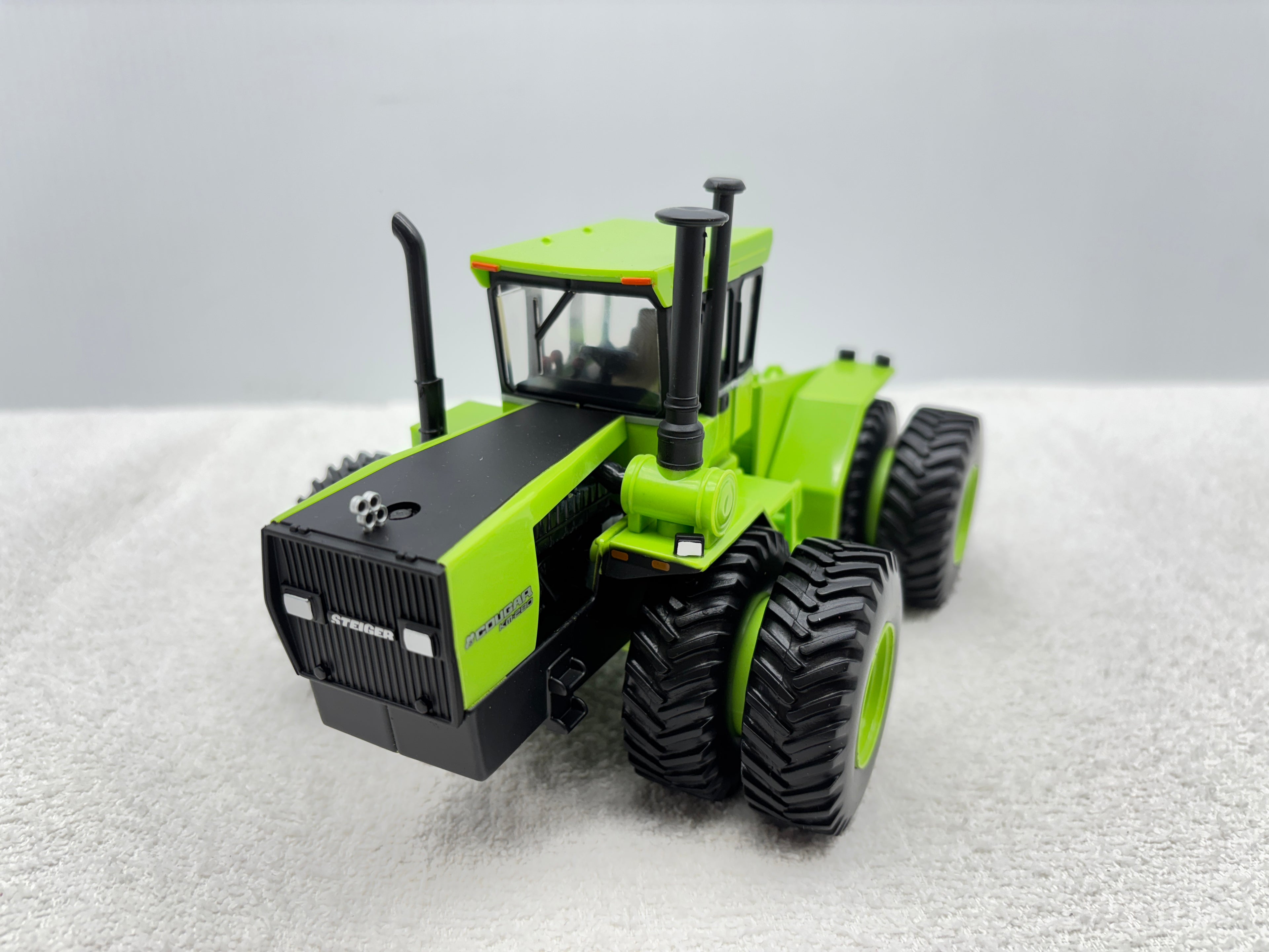 1/32  Steiger Cougar IV KM-280