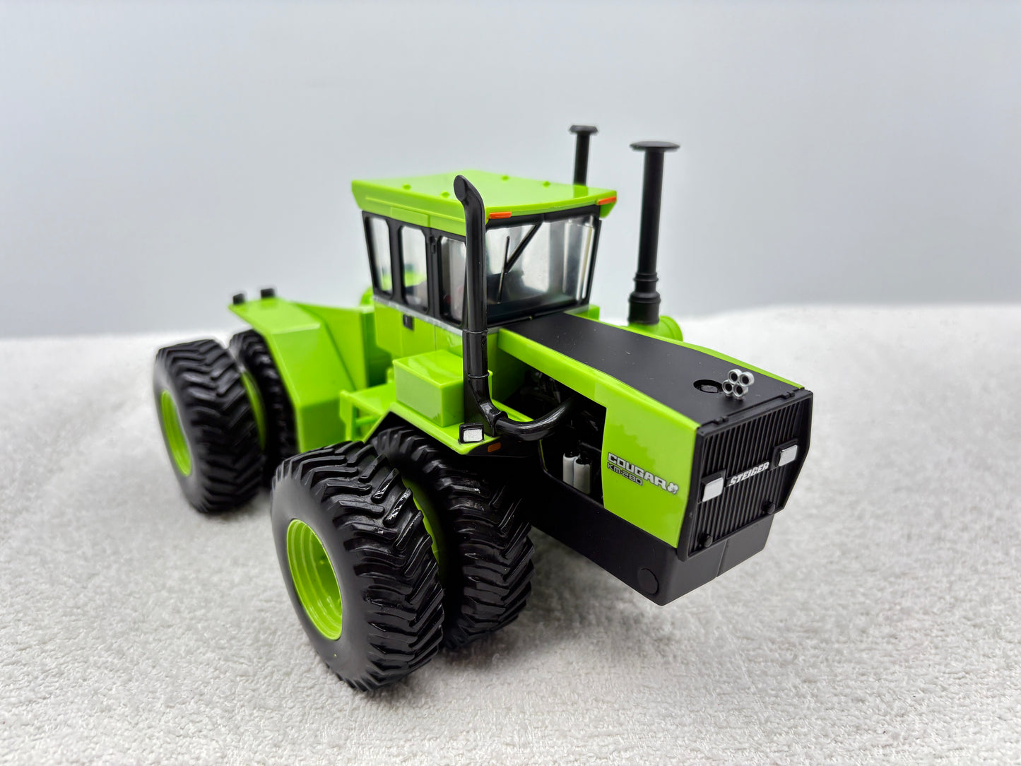 1/32  Steiger Cougar IV KM-280
