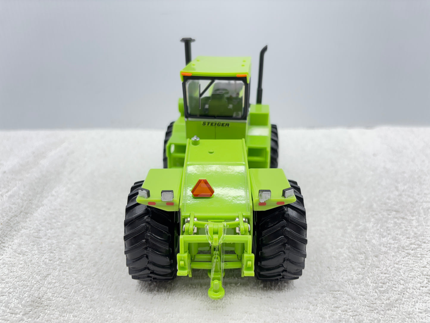 1/32 Steiger Cougar IV KM-280 Prestige