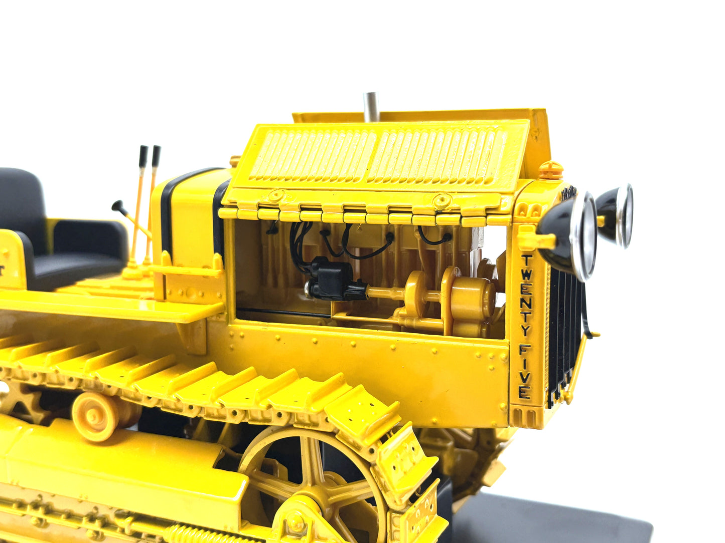 1/16 Caterpillar Twenty-Five