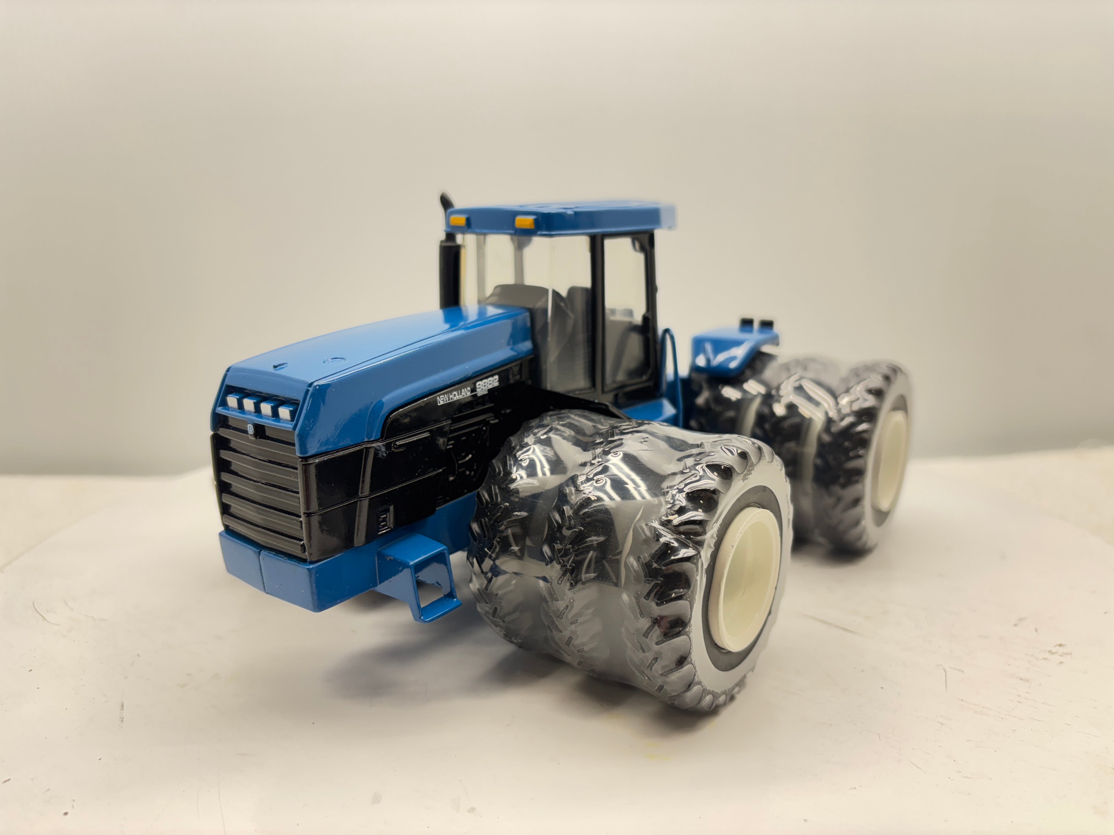 1/32 New Holland 9882 Collectors Edition