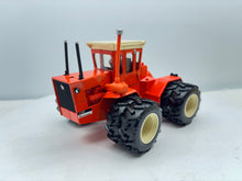 1/32 Allis-Chalmers 440 Toy Farmer Duals