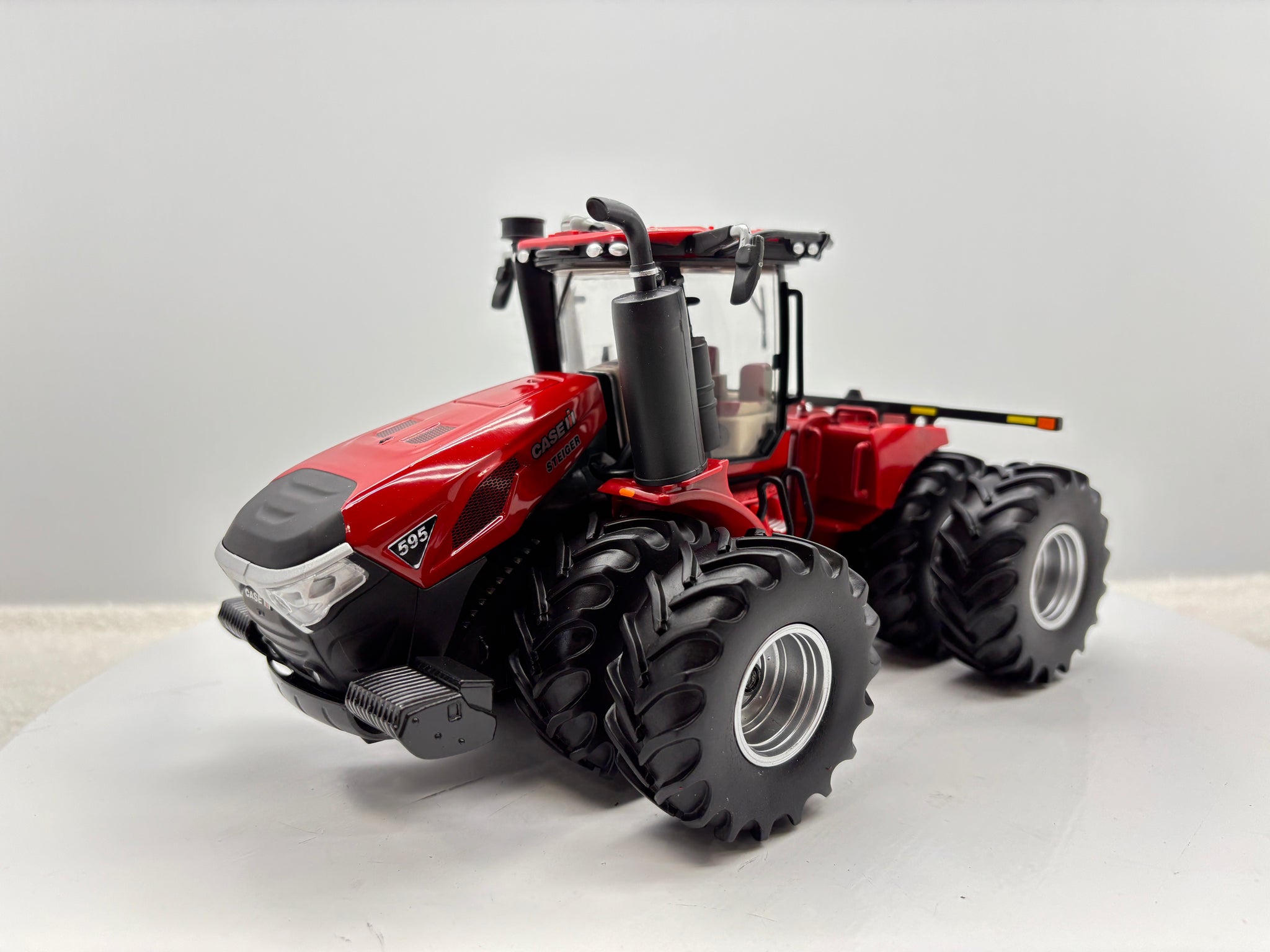 1/32 Case IH 595 Duals