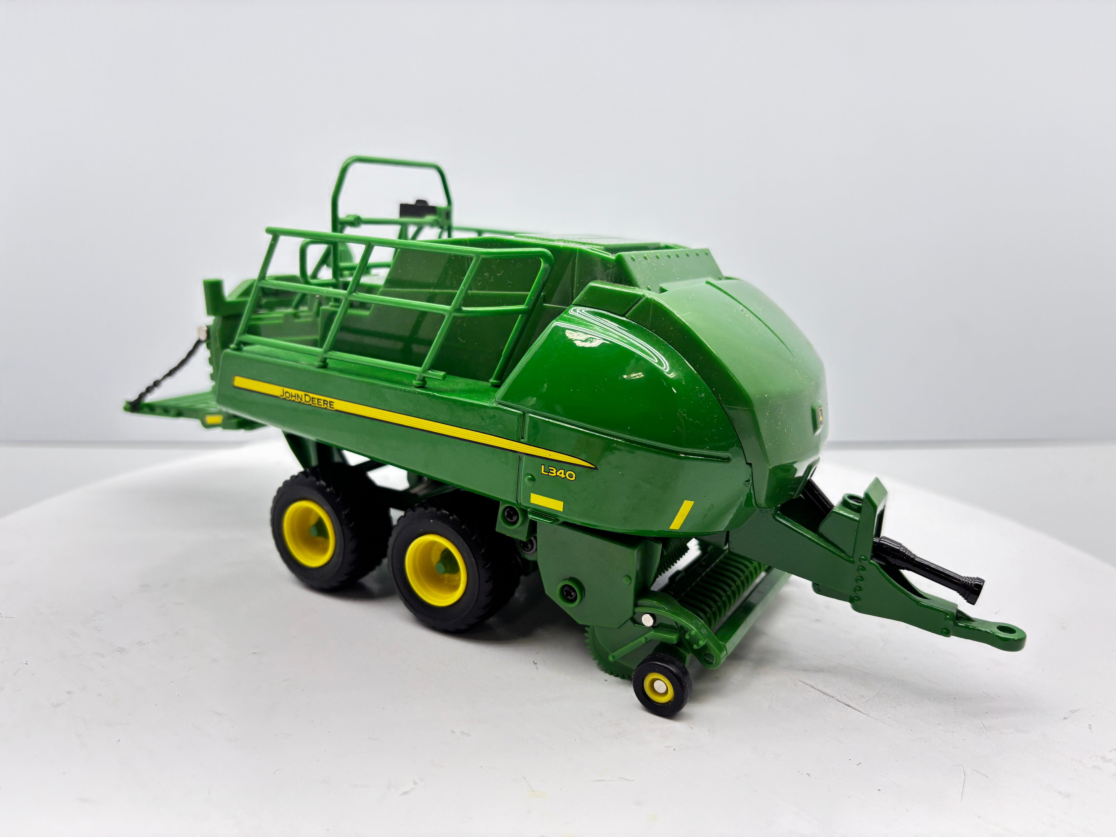 1/32 John Deere L340