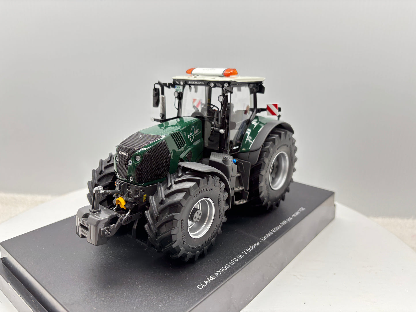 1/32 Claas Axion 870 Bollmer
