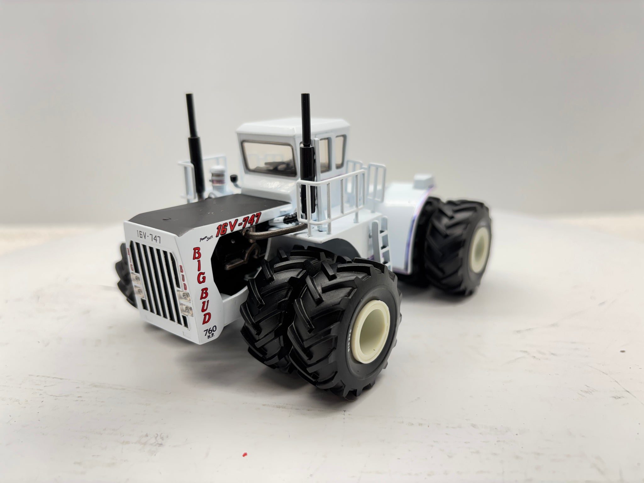 1/64 Big Bud 16V-747 760HP