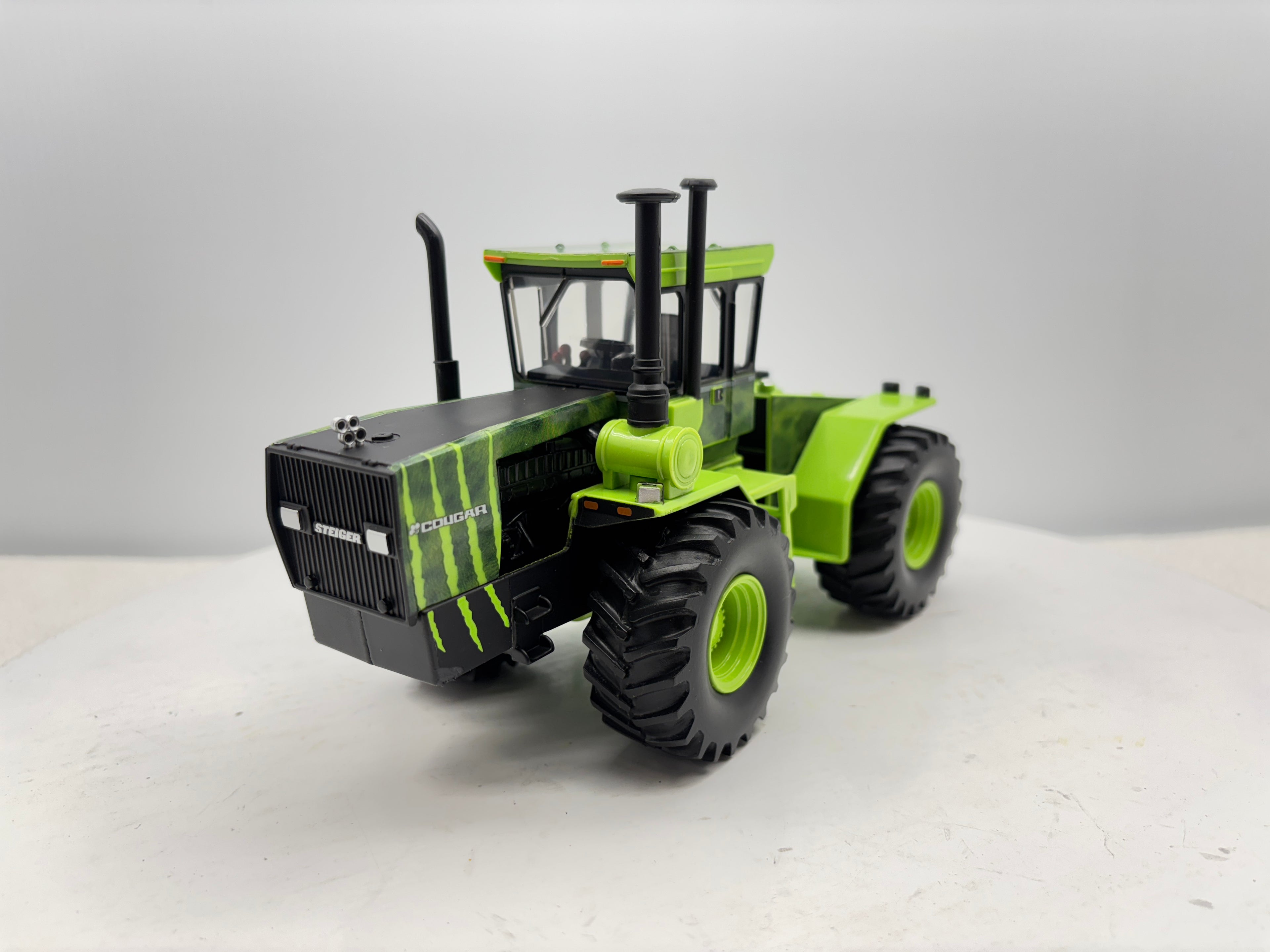 1/32 Steiger Cougar ''Wild About Steiger''