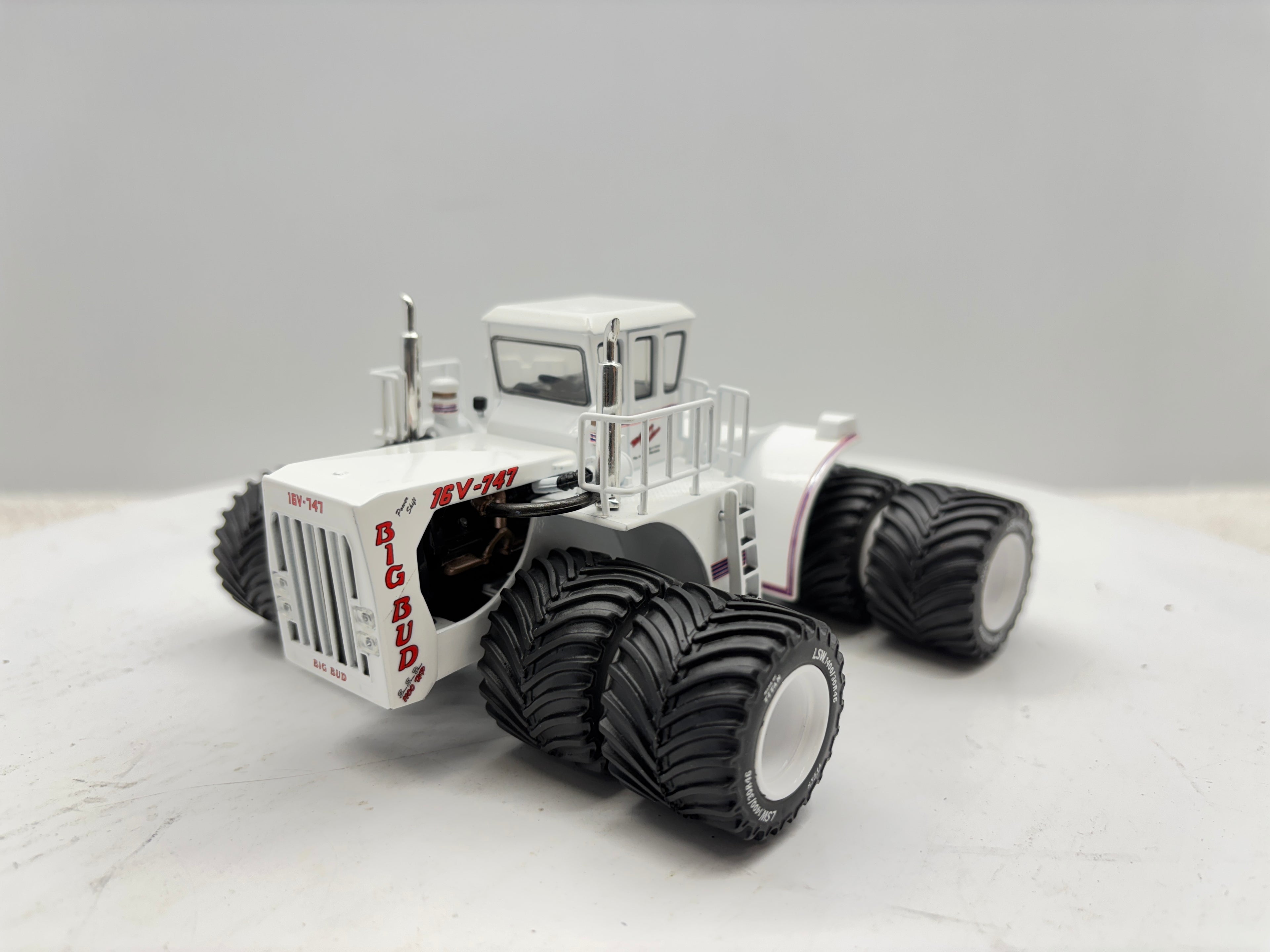 1/64 Big Bud 16V-747 Titan LSW Signed