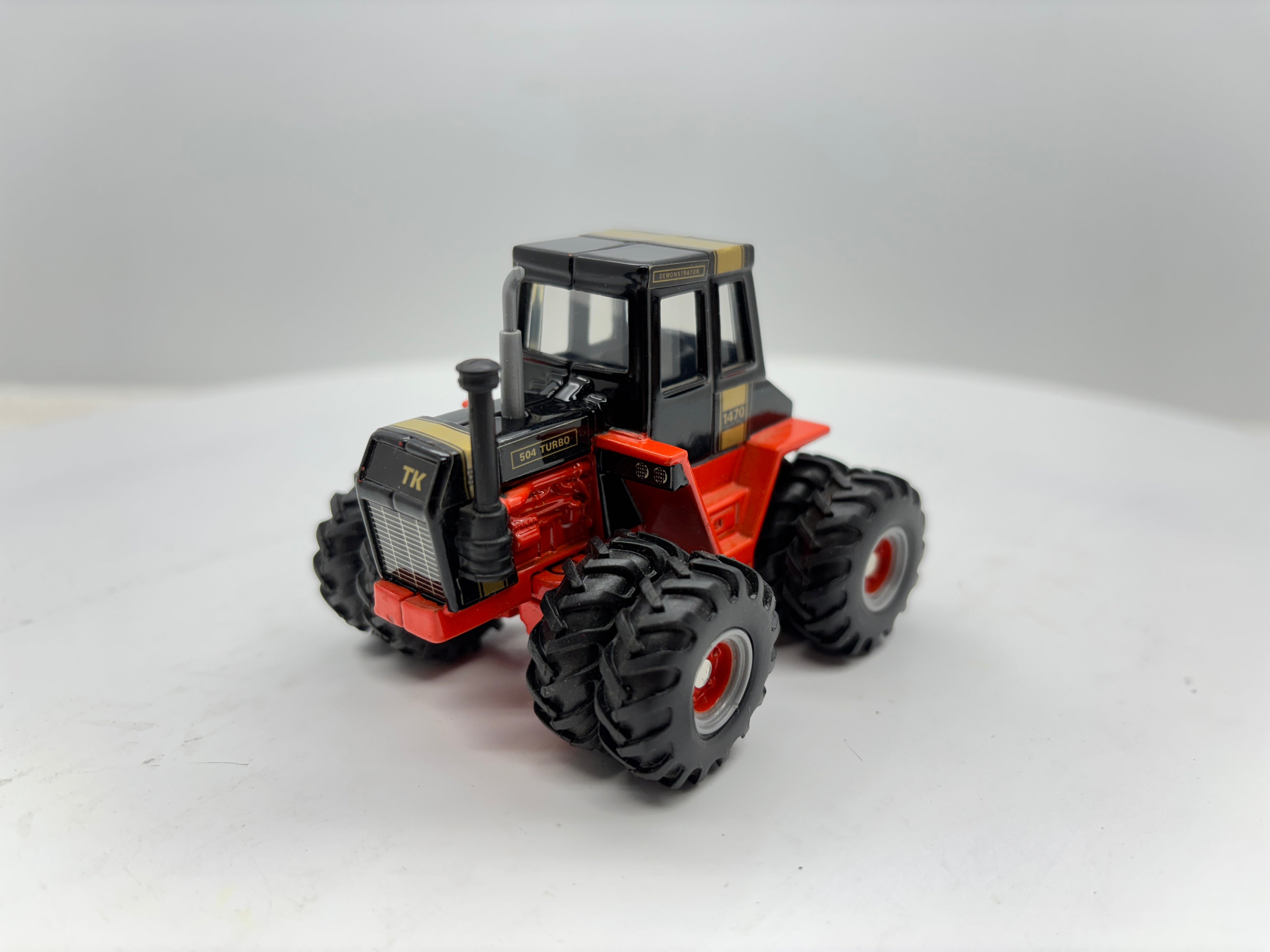 1/64 Case 1470 Black Knight