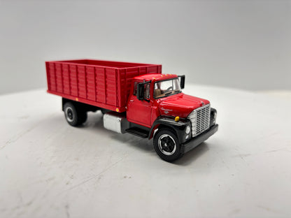 1/64 International Loadstar Red