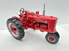 1/16 McCormick Farmall Super M