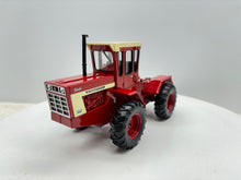 1/32 International 4366 Prestige
