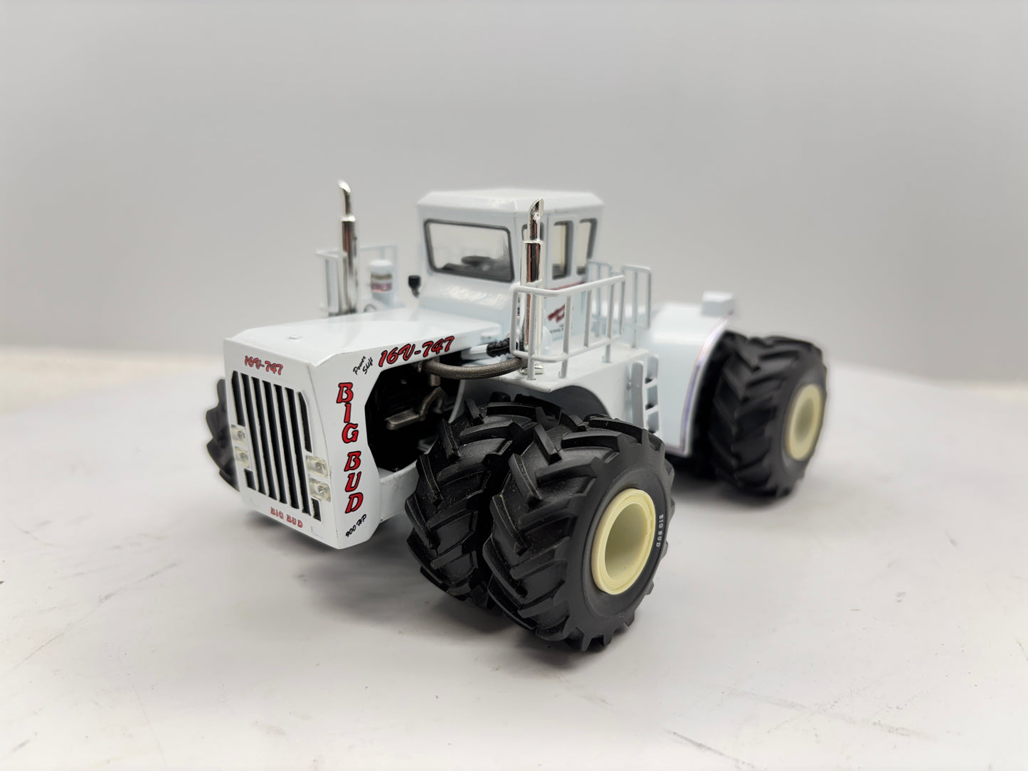1/64 Big Bud 16V-747 900HP