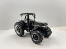 1/32 International Magnum 7250 Black