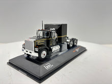 1/64 GMC General Black-Gold