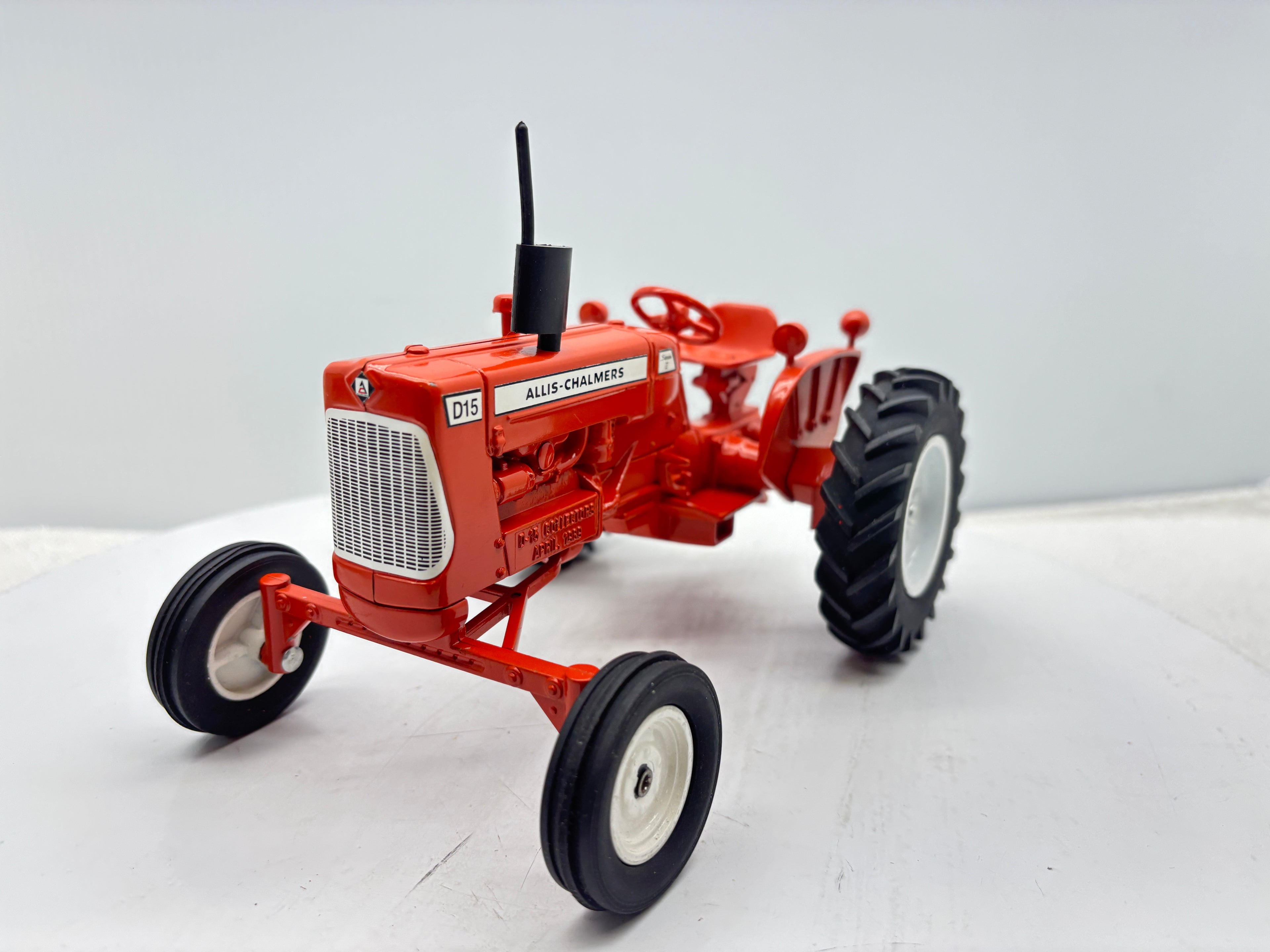 1/16 Allis-Chalmers D-15 Collector Edition