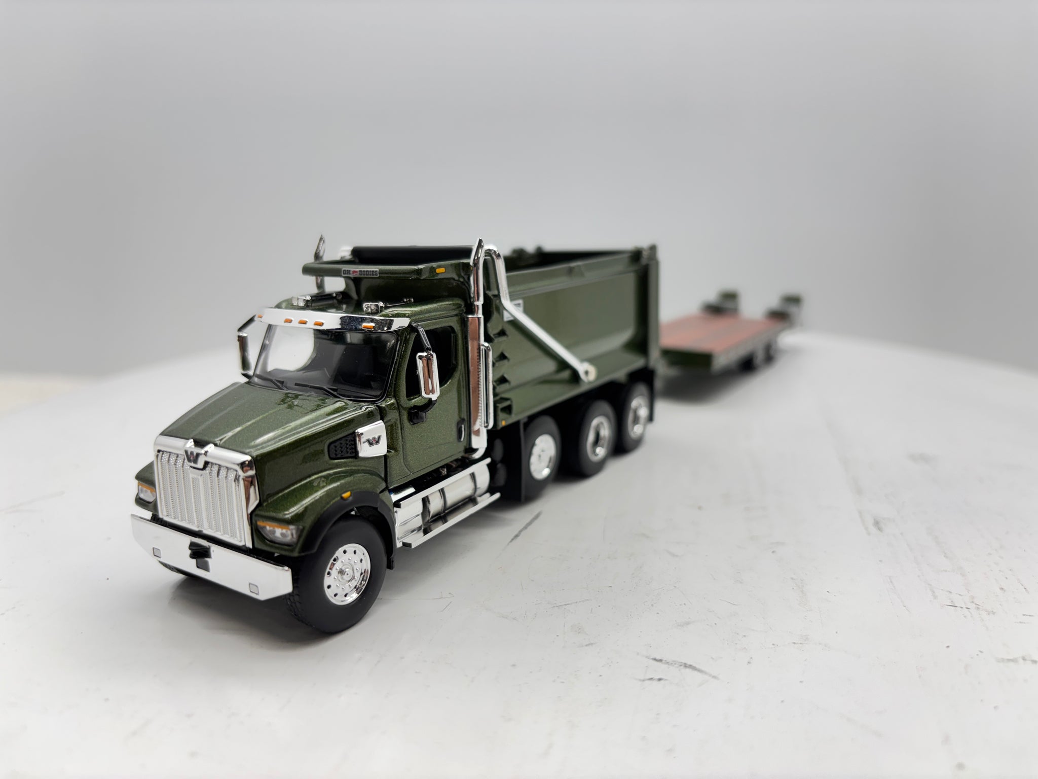 1/64 Western Star 49X (Mettalic Green)