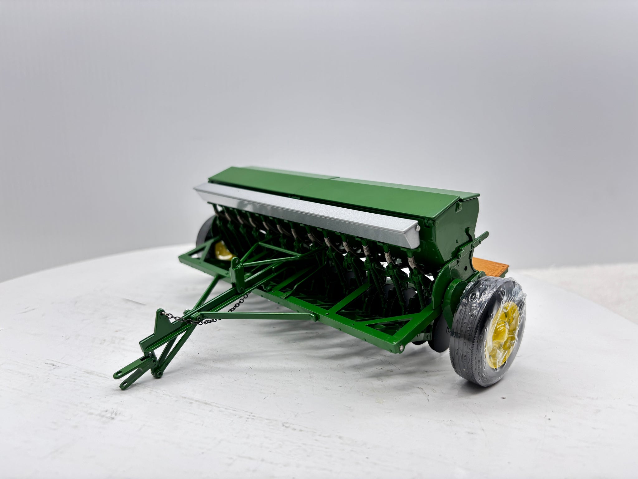 1/16 John Deere Van Burnt Model ''FB'' Grain Drill