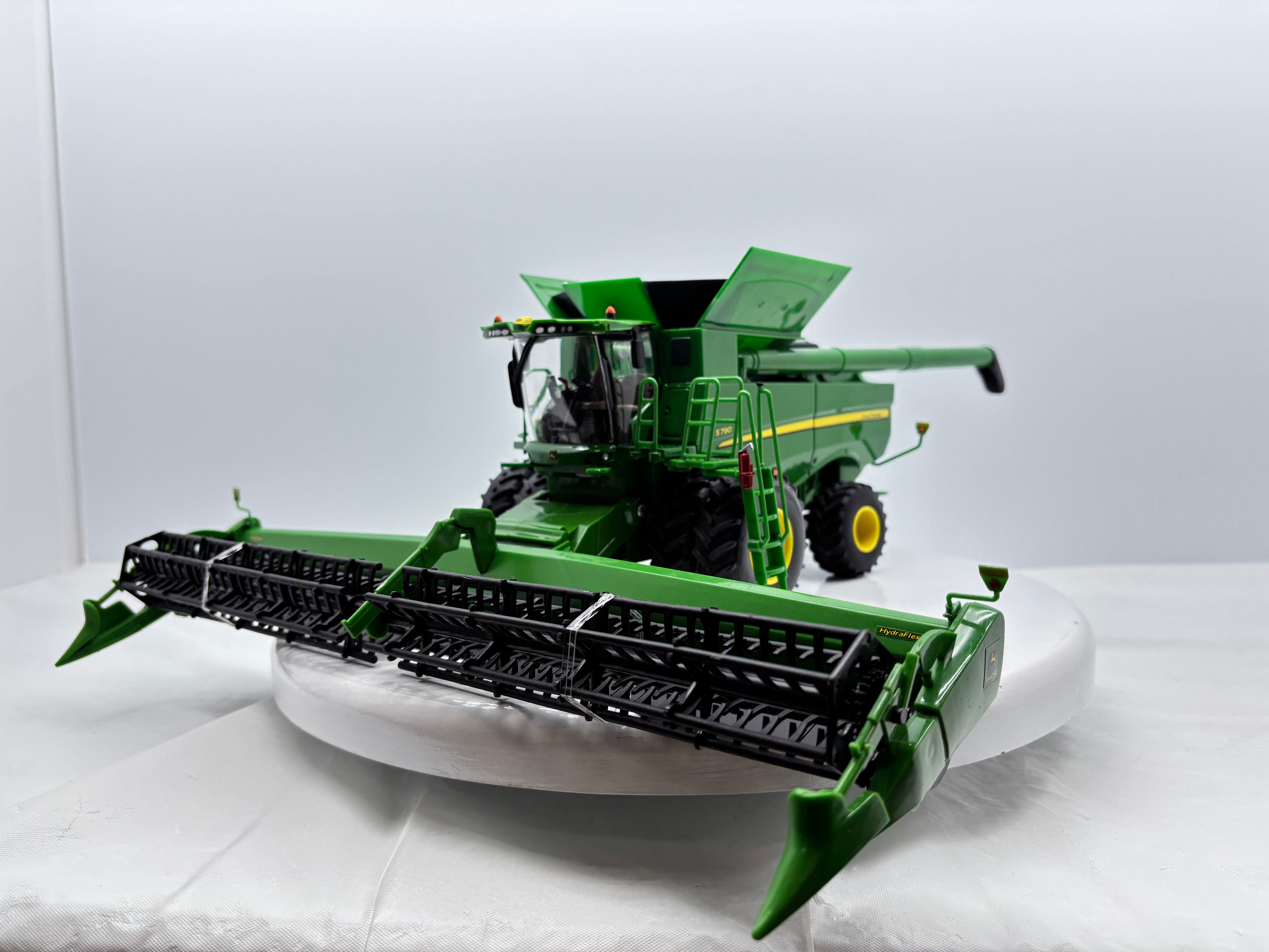 1/32 John Deere S790