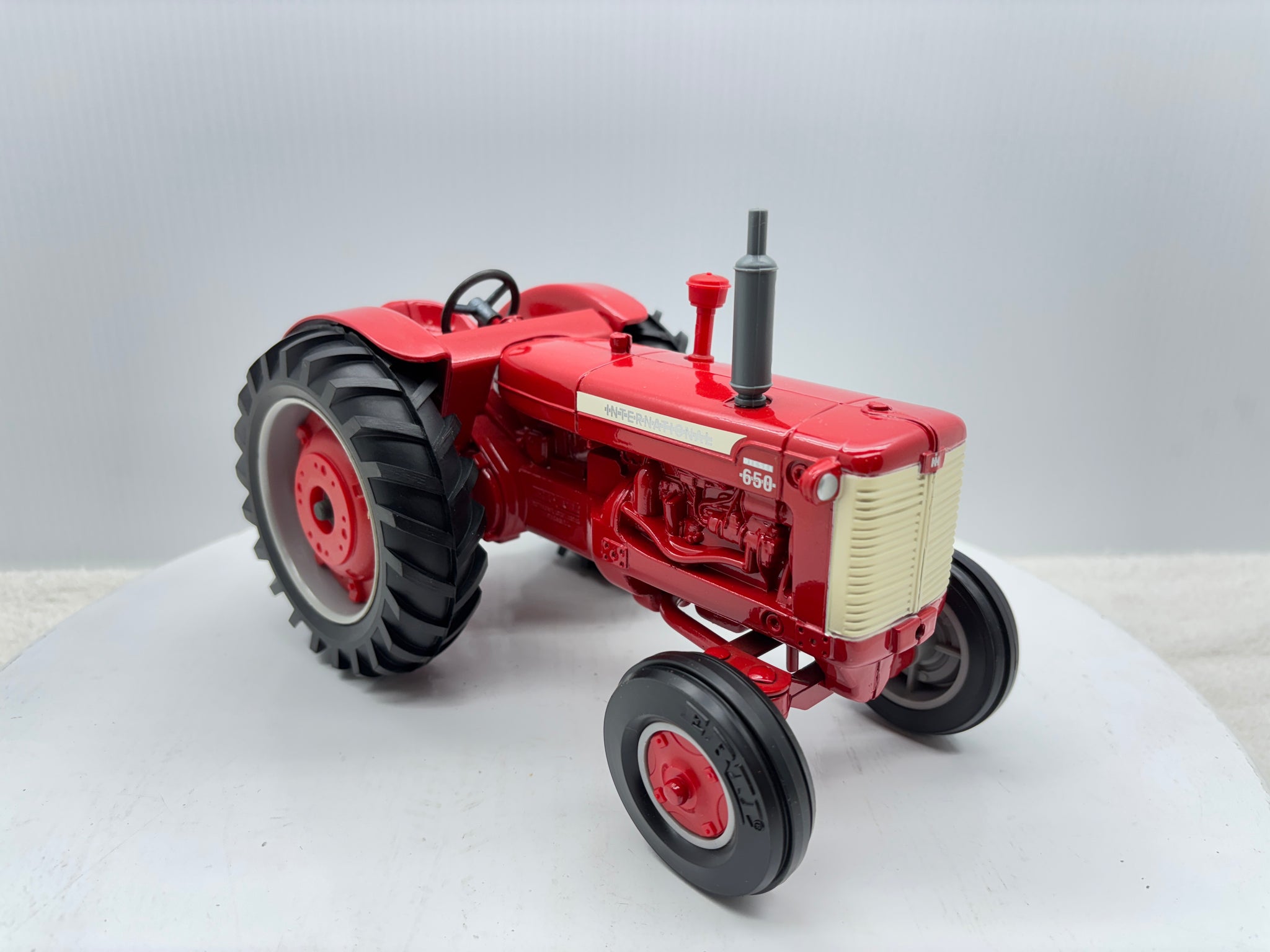 1/16 International 650