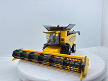 1/32 New Holland CR8.90