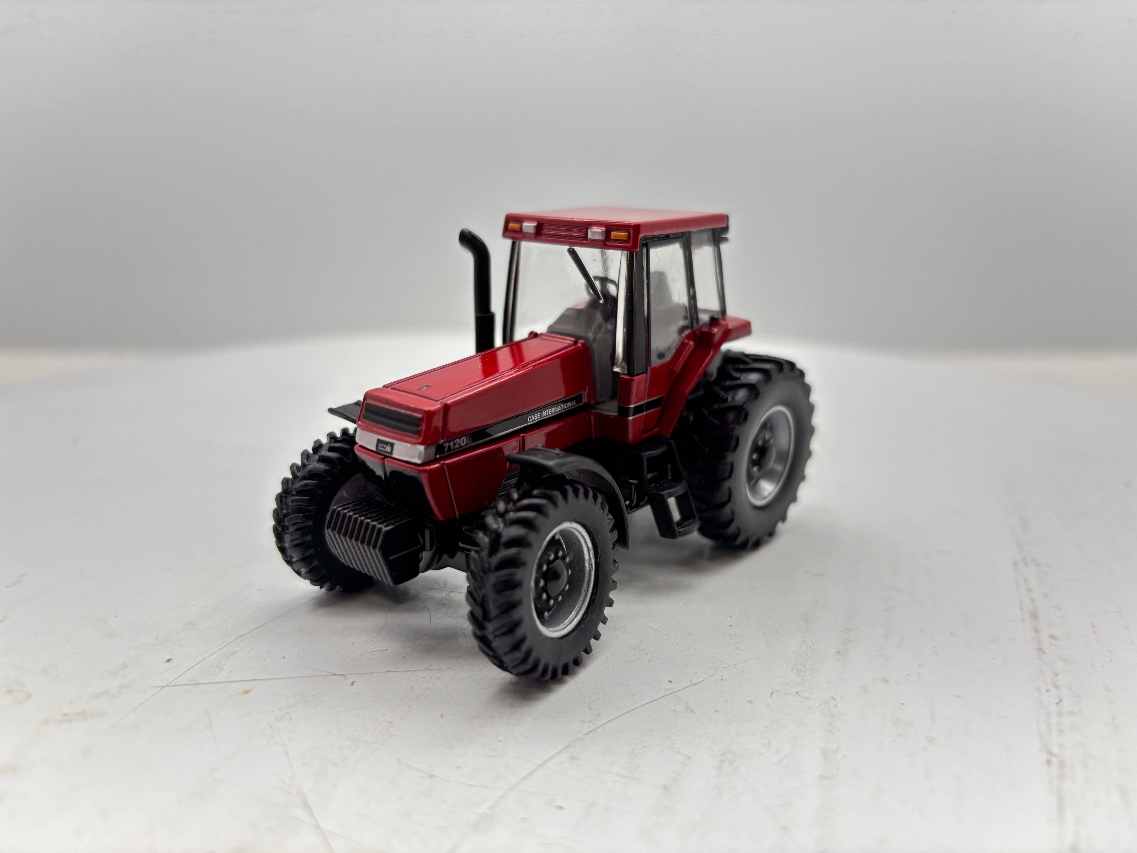 1/64 Case IH 7120 Magnum Prestige