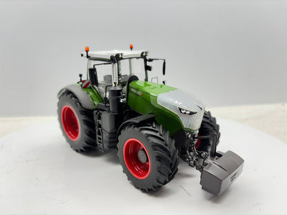 1/32 Fendt 1046 Vario Chrom