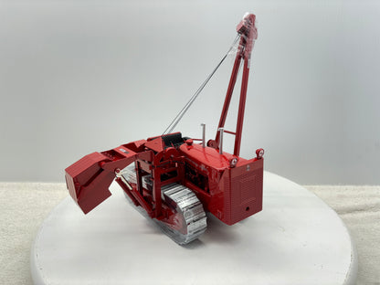 1/25 International TD-24 Pipe Layer