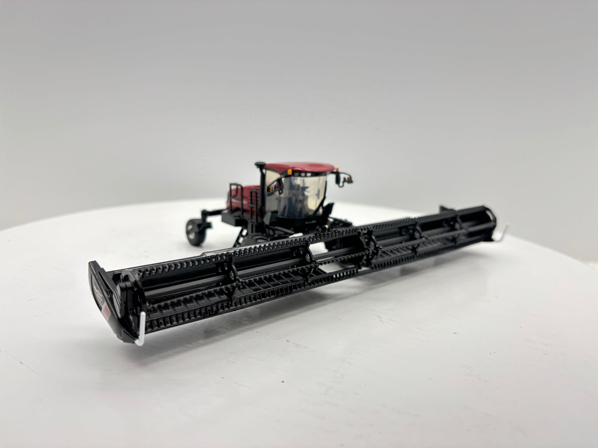 1/64 MacDon M1240