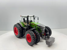 1/32 Fendt 942 Vario Row Crop