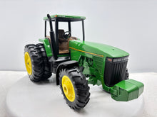 1/16 John Deere 8400