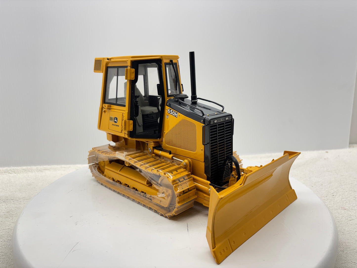 1/16 John Deere 650H Precision