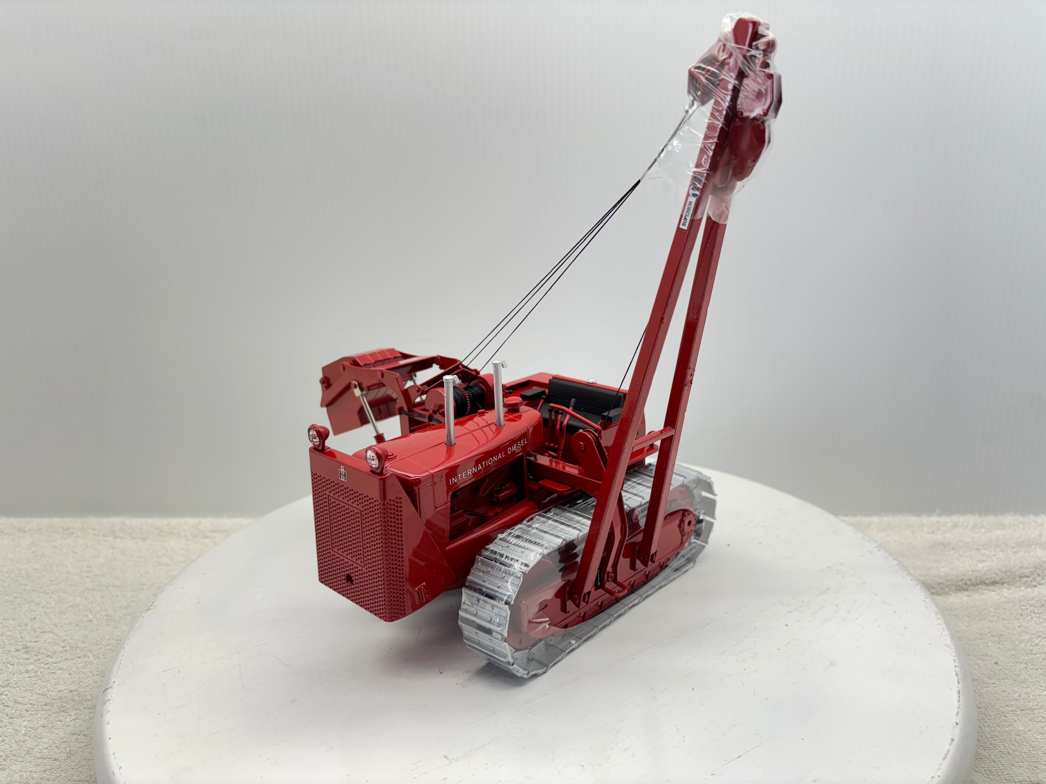 1/25 International TD-24 Pipe Layer