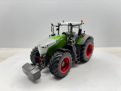 1/32 Fendt 1046 Vario Chrom