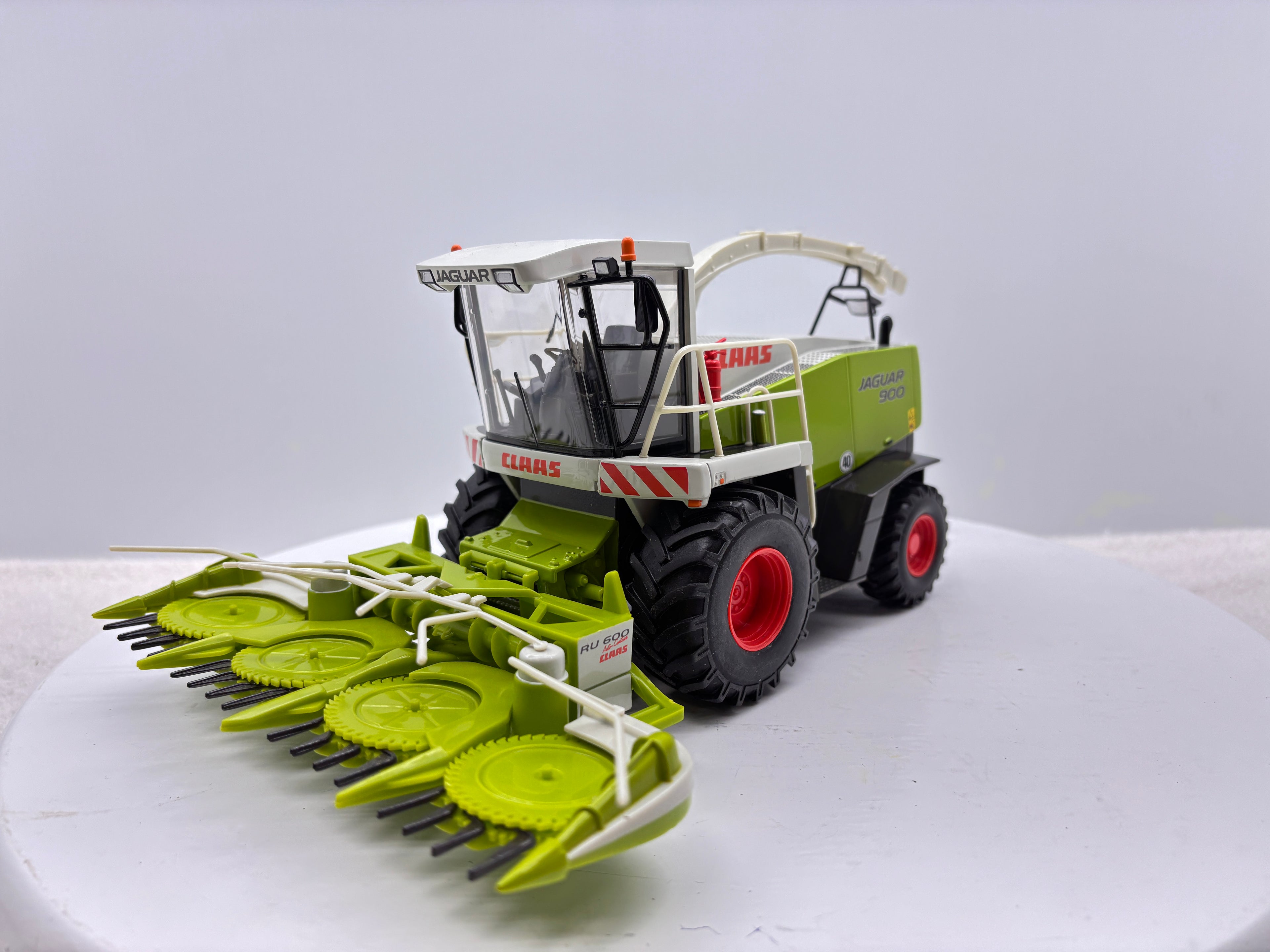 1/32 Claas Jaguar 900