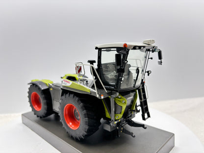 1/32 Claas Xerion 4000 Saddle Trac