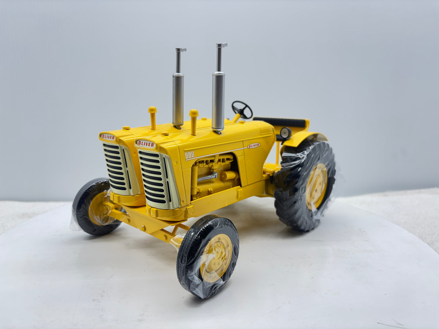 1/16 Oliver 880 Twin Engine Industrial