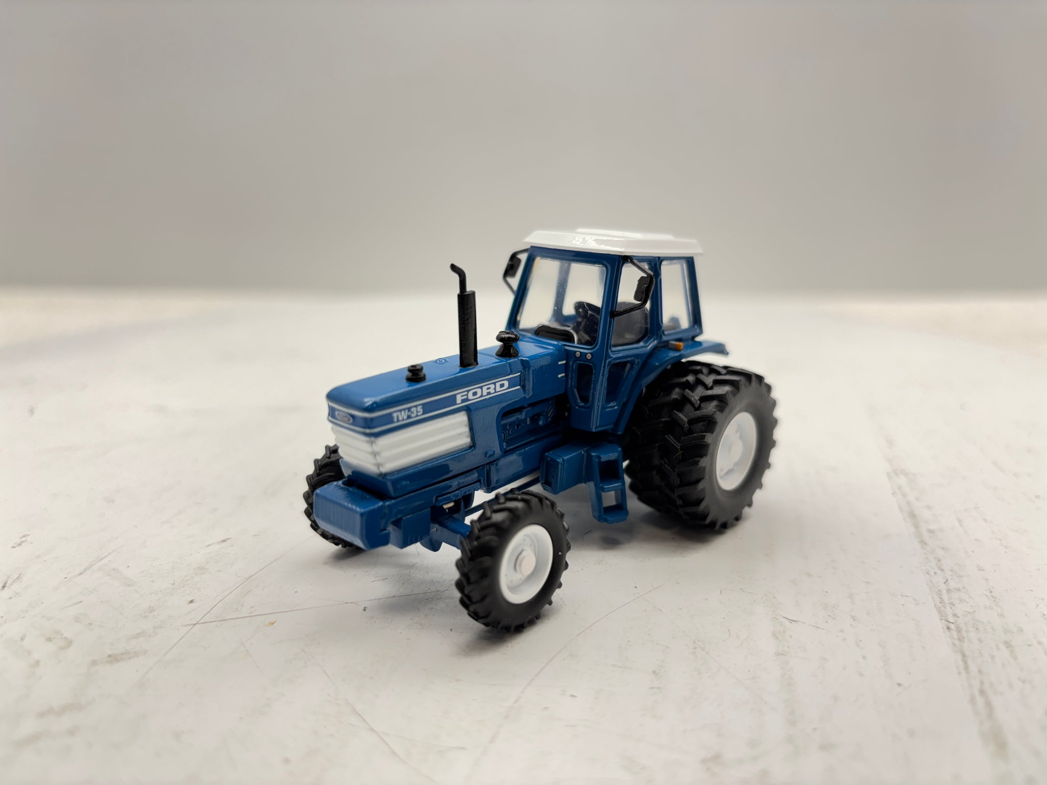1/64 Ford TW-35 FWA