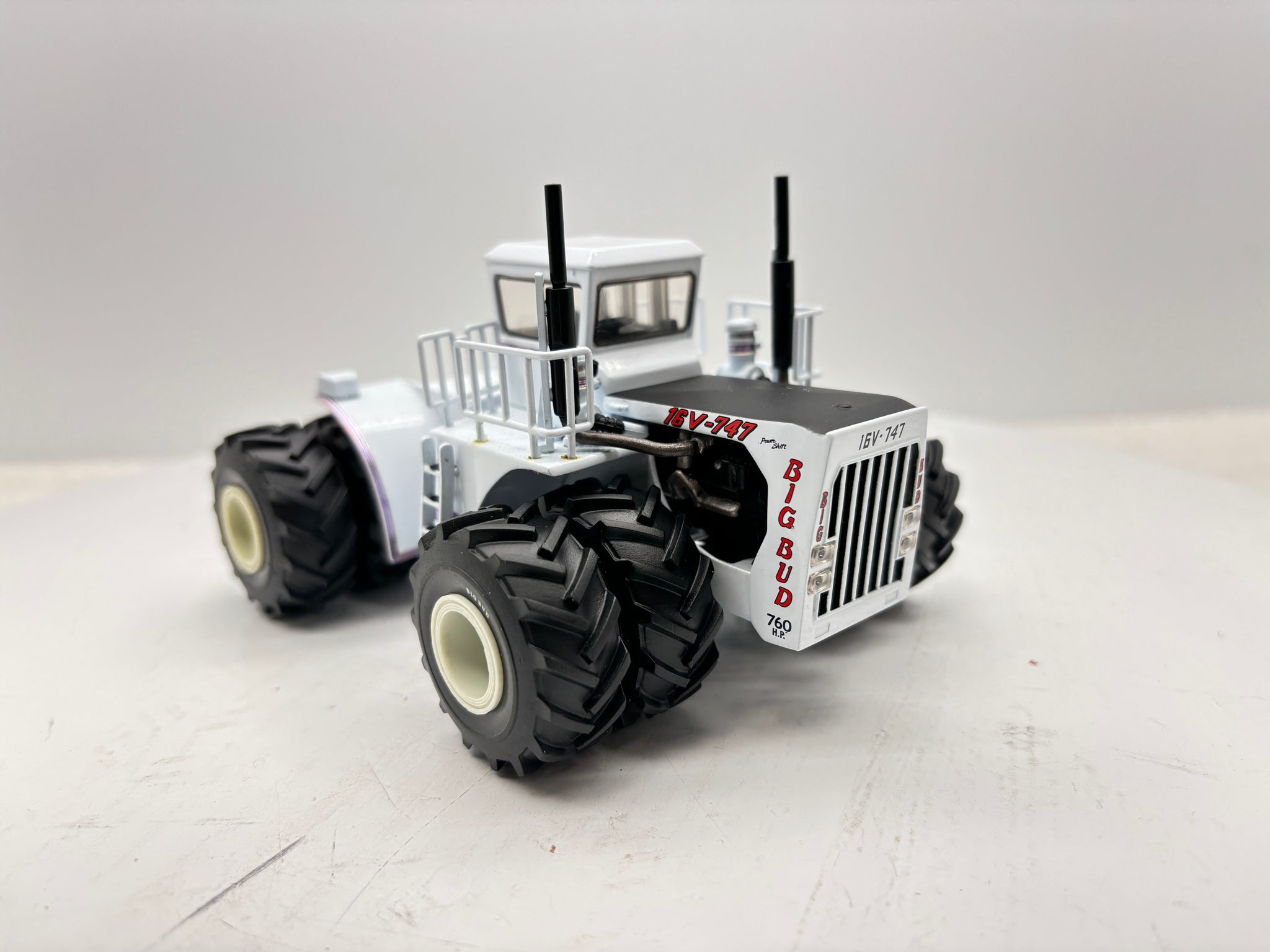 1/64 Big Bud 16V-747 760HP