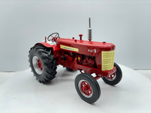 1/16 International W450 Gas