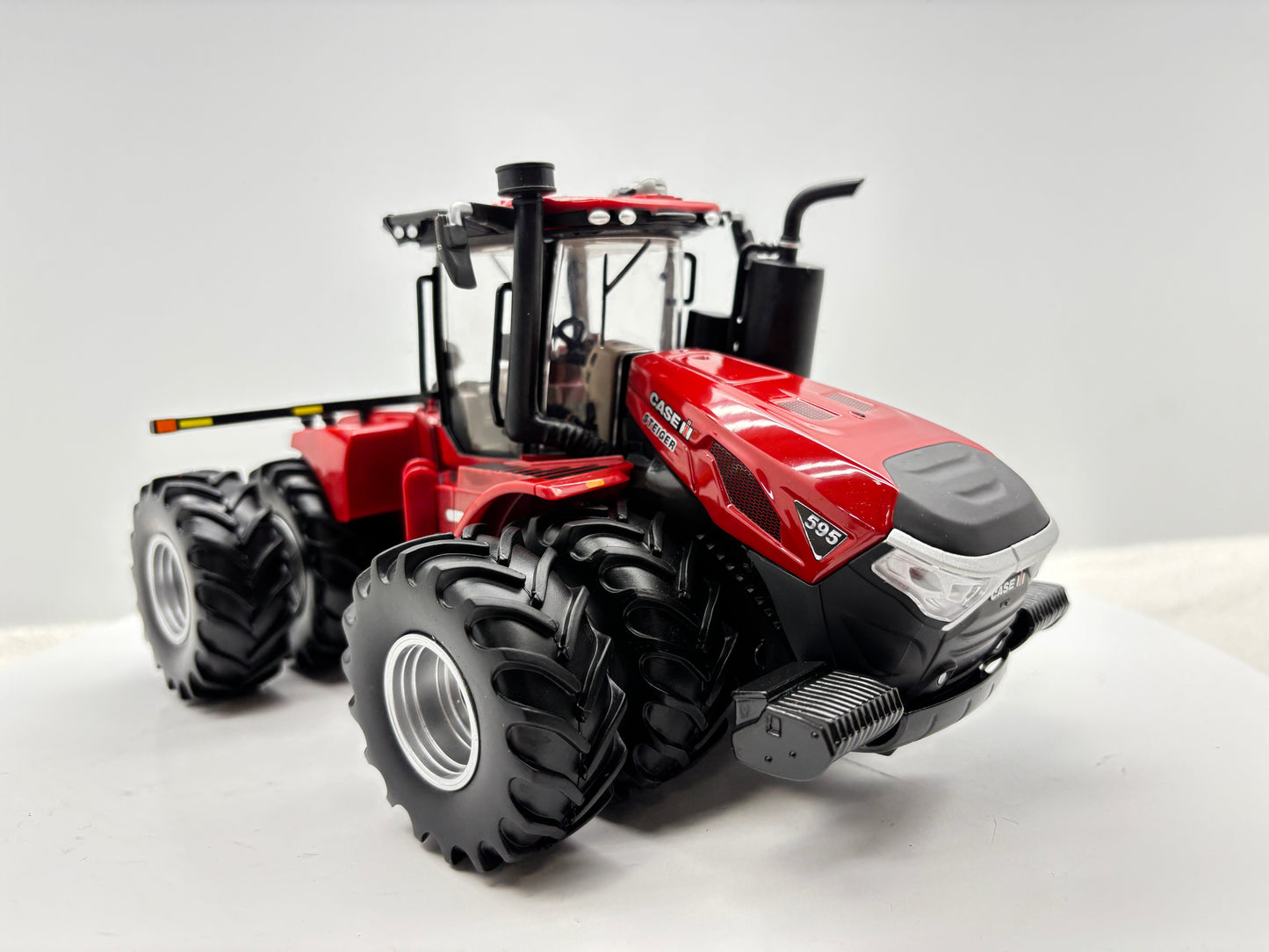 1/32 Case IH 595 Duals