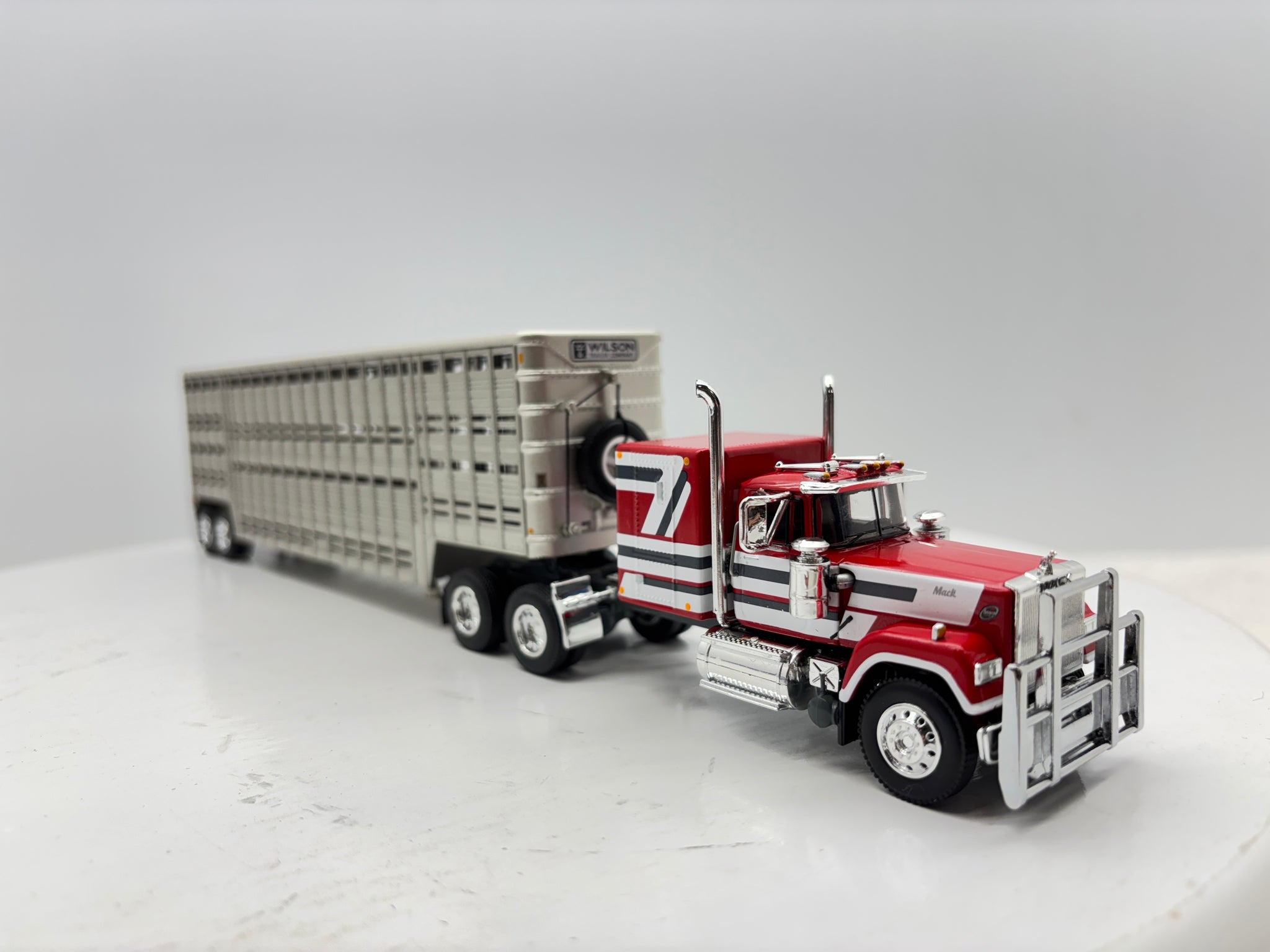 1/64 Mack Super-Liner Midroof